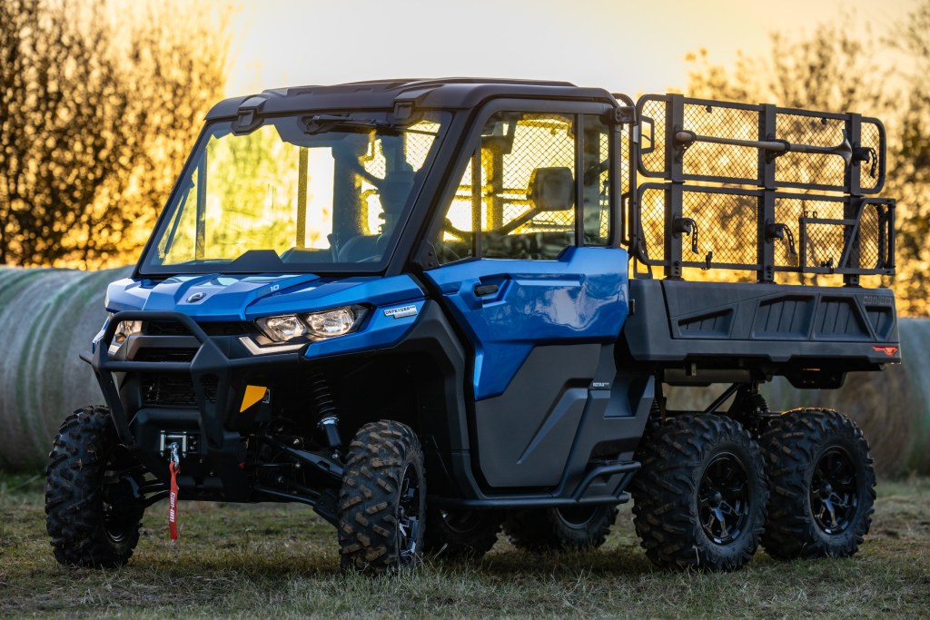 Picture of: Can-Am Defender x Limited – ATV Trail Rider Magazine