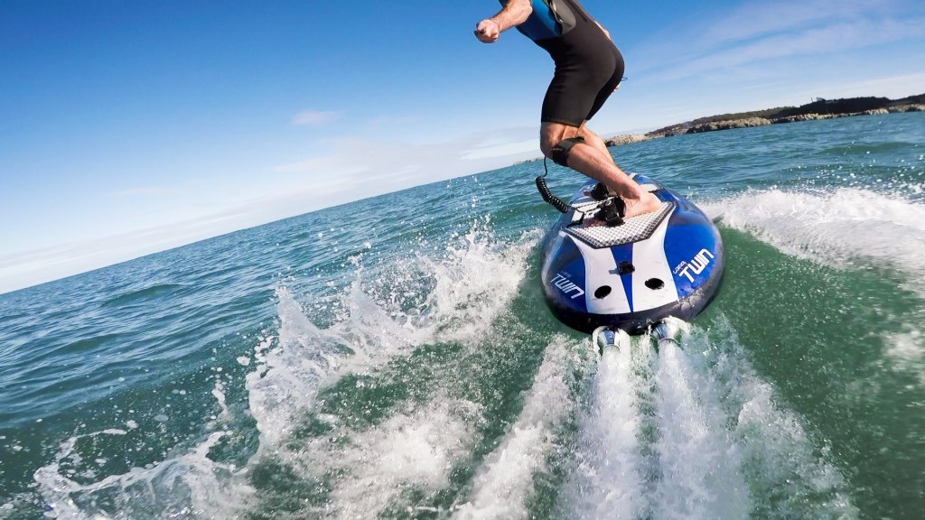 carver electric surfboard - Onean Carver Twin Jetboard demonstration