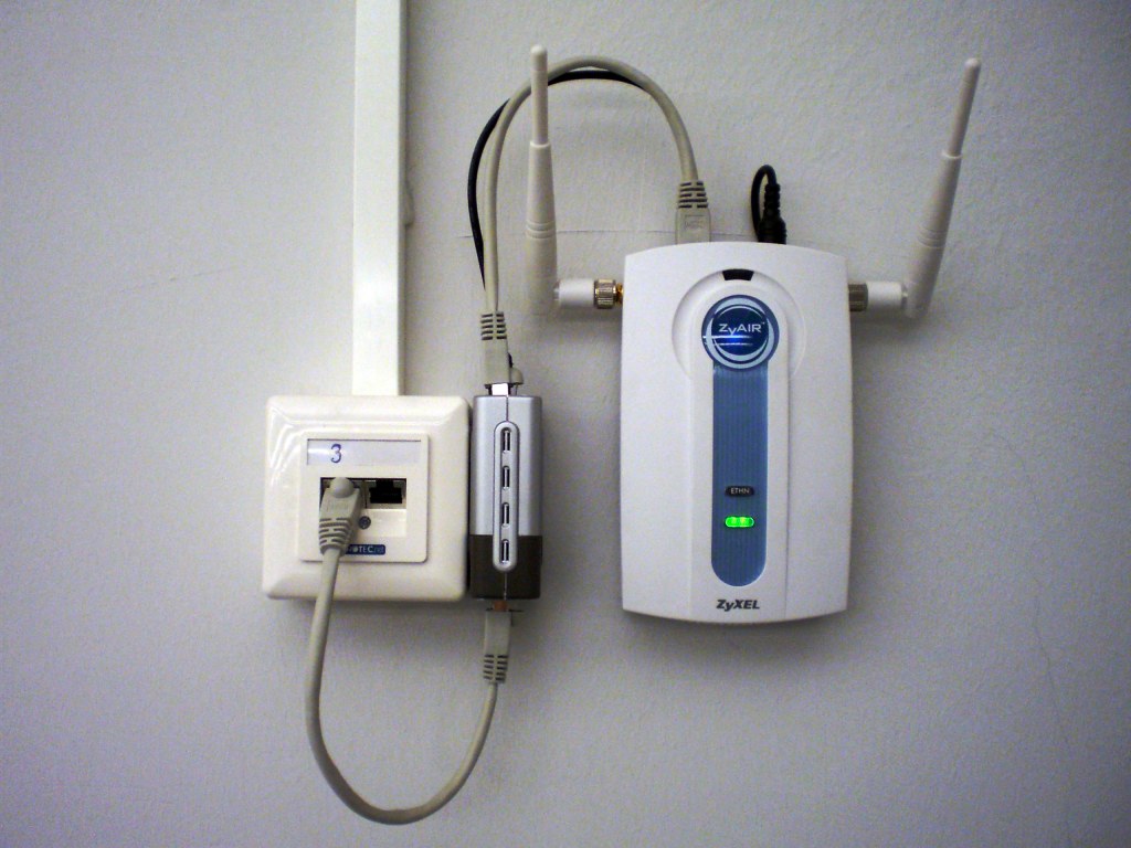 Picture of: Power over Ethernet – Wikipedia