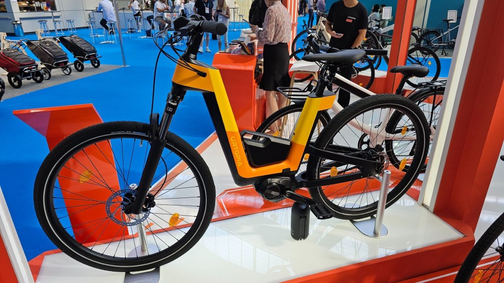 Picture of: Urtopia Fusion: Leichtes Carbon-E-Bike mit bis zu  km Reichweite